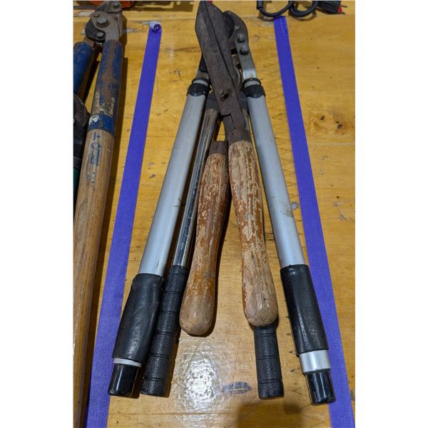 LOT DE 3 COUTEAUX ASSORTIS