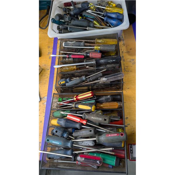 LOT DE TOURNEVIS ASSORTIS