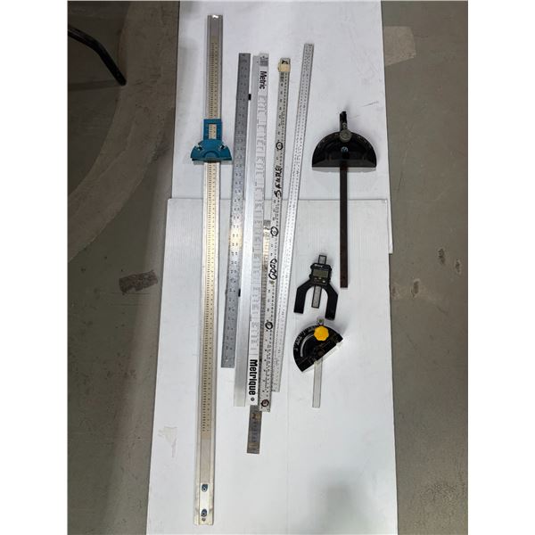 LOT DE OUTILS DE MESURE ASSORTIS