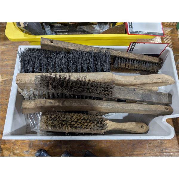 LOT DE BROSSES ASSORTIES