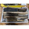 Image 1 : LOT DE BROSSES ASSORTIES
