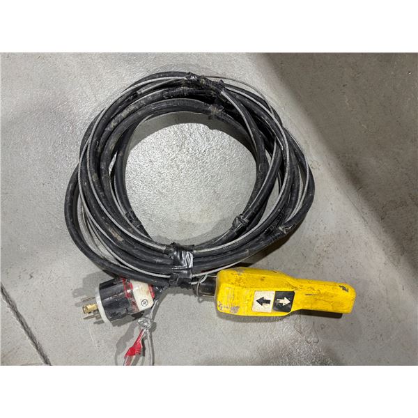 POSTE DE COMMANDE PENDANT (PORTE / PALAN)