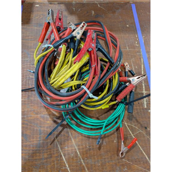 LOT DE CÂBLES DE SURVOLTAGE ASSORTIS