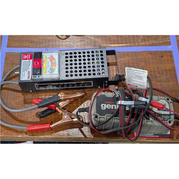 LOT DE 2 TESTEURS DE BATTERIE ASSORTIS