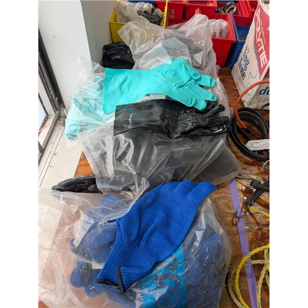 LOT DE ASSORTIS GLOVES