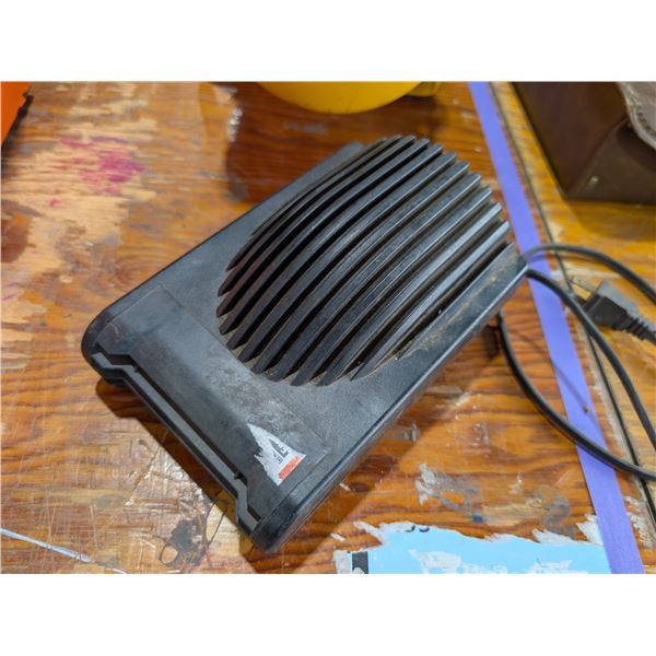 PETITE CHAUFFERETTE AVEC SOUFFLERIE