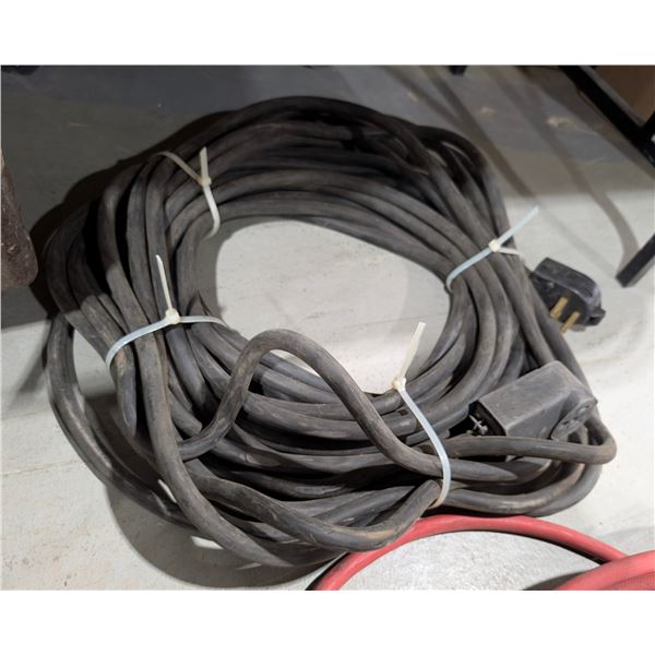 RALLONGE ÉLECTRIQUE 240V