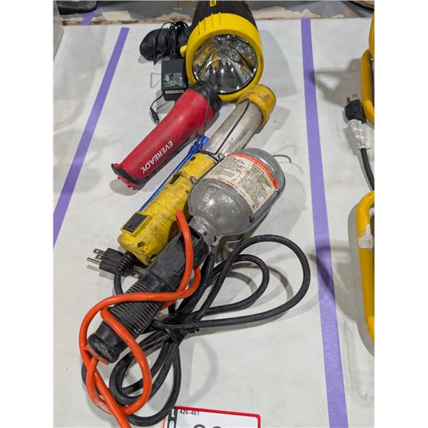 LOT DE LAMPES DE POCHE ASSORTIES