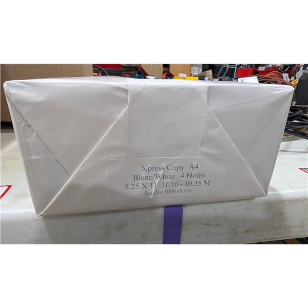 PAQUET DE 1000 FEUILLES DE PAPIER BLANC À 4 TROUS 8.25"X11-11/16"