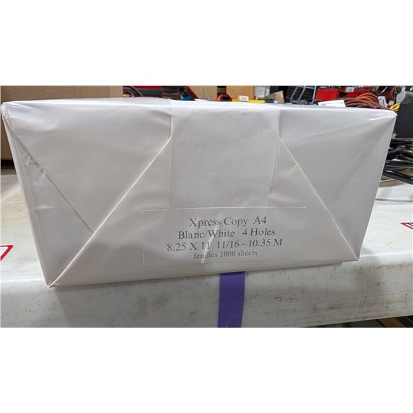 PAQUET DE 1000 FEUILLES DE PAPIER BLANC À 4 TROUS 8.25"X11-11/16"