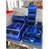 Image 1 : LOT DE 32 ASSORTIS BLUE BACS EN PLASTIQUE