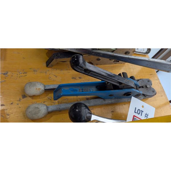 LOT DE 2 OUTILS DE CERCLAGE