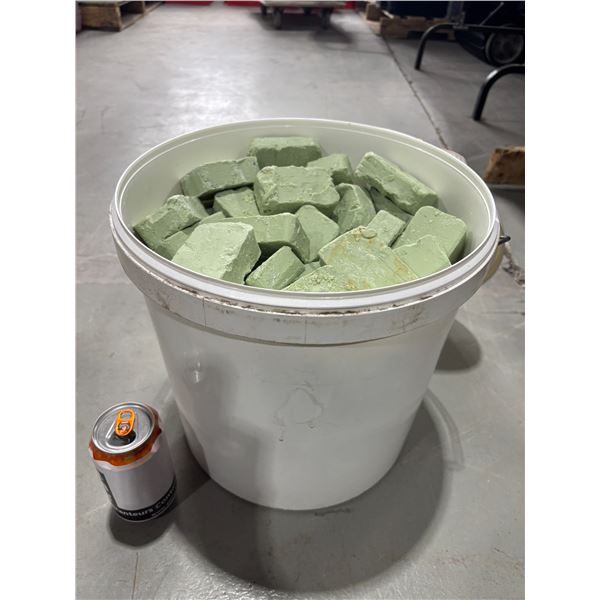 SEAU DE 75+  SAVONS À MAINS ABRASIFS, TYPE: MECANICIEN