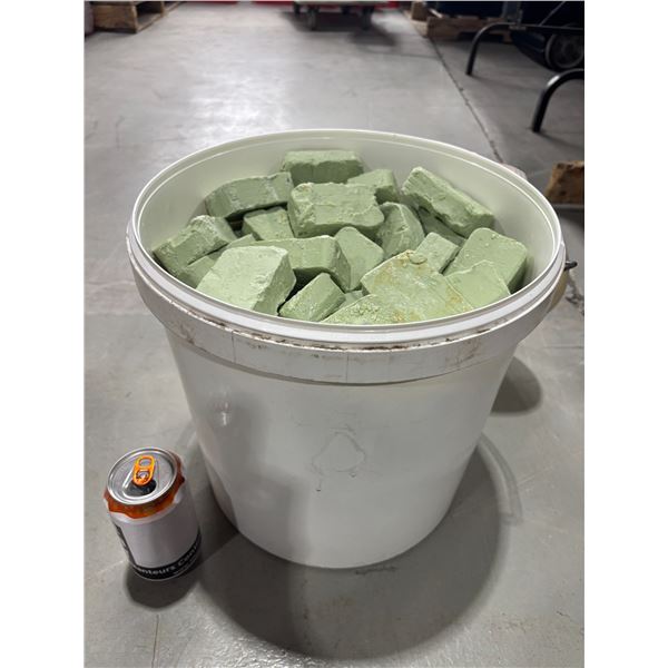 SEAU DE 75+  SAVONS À MAINS ABRASIFS, TYPE: MECANICIEN