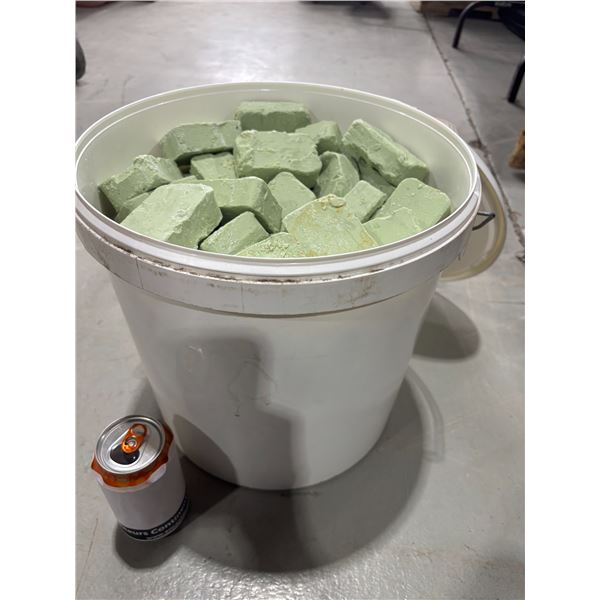 SEAU DE 75+  SAVONS À MAINS ABRASIFS, TYPE: MECANICIEN