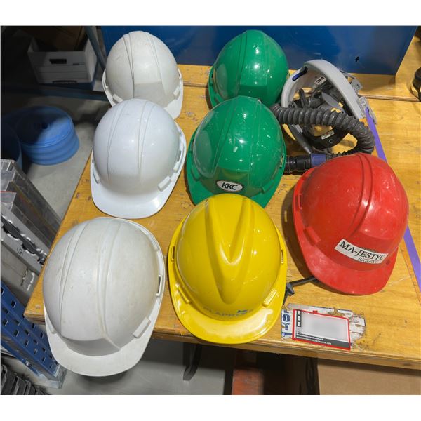 LOT DE 7 ASSORTIS CASQUES DE SÉCURITÉ
