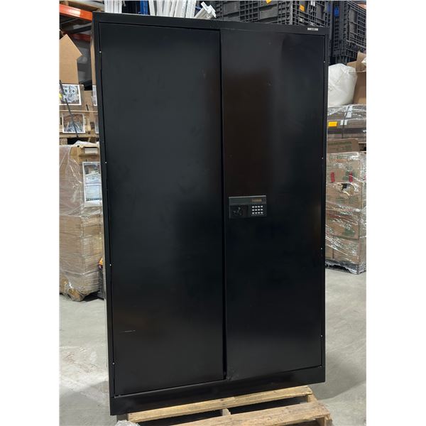 ARMOIRE MÉTALLIQUE AVEC SERRURE 48"X24"X78"