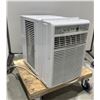 Image 1 : FRIGIDAIRE CLIMATISEUR #FFRS1022R1E 23"X14-1/2"X20" (2 M0IS D'USURE)