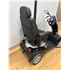 Image 4 : KYMCO MAXER MOBILITY SCOOTER *MODEL DE PLANCHER, 0km ODO* GLOSSY BLACK