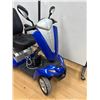 Image 3 : KYMCO MAXER MOBILITY SCOOTER *MODEL DE PLANCHER, 0km ODO* BRIGHT BLUE