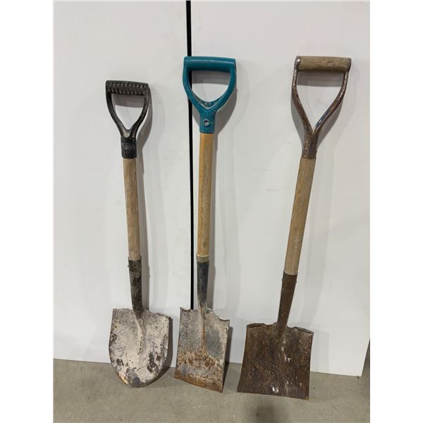 LOT DE 3 PELLES EN MÉTAL