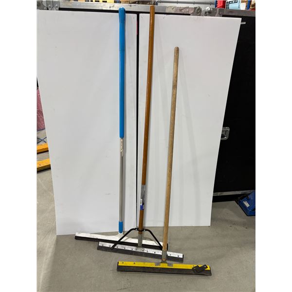 LOT DE 3 RACLETTES (SQUEEGEES)