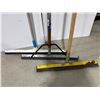 Image 2 : LOT DE 3 RACLETTES (SQUEEGEES)