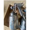 Image 2 : 2 spray paint guns.