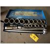 Image 1 : Snap On 3/4" socket drive set, 3/4"-2" ratchet, extension flex bar etc.