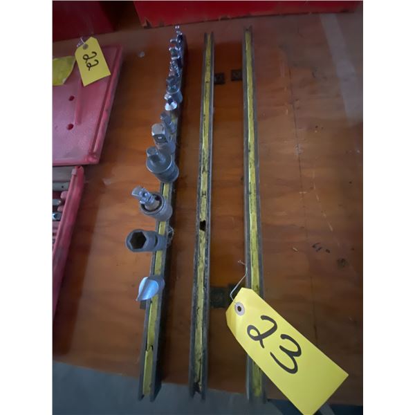 Magnetic bars with special adapter sockets.