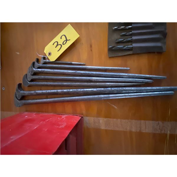 Set of approx. 6 pry bars.