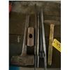 Image 1 : Approx 3 pry bars, and 2 sledge hammers.