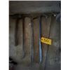 Image 1 : 4 nail bars and hammer.