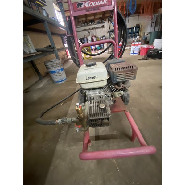 Kodiak pressure washer. 2000 PSI. Very good c/w HD hose and wand.