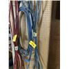 Image 3 : 2 blue air hoses. Good condition.