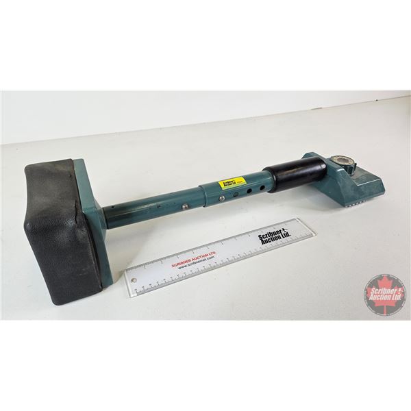 Carpet Knee Kicker (Measures : 23"L)