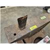 Image 7 : Vulcan 110lb Anvil w/Stand & Hot Cut Hardy Tool