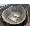 Image 4 : Stock Tanks (4) c/w Gate Closers (2)
