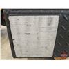 Image 5 : Aluminum Checker Plate Tool Box Slip Tank w/Electric 12V Pump & Nozzle