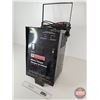 Image 2 : Motomaster Engine Starter/Battery Charger