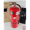 Image 2 : Fire Extinguisher w/Vehicle Brackets (2)