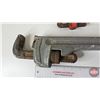 Image 6 : Ridgid Pipe Wrenches (2) : 24" Aluminum & 8" Alloyed Steal