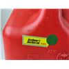 Image 5 : 10 Liter Jerry Cans (2) & Large Water Jug