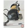 Image 4 : DEWALT DW756 6" Bench Grinder
