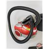 Image 4 : Cleaning Trio : Bissell Zing Vacuum, Mop Bucket & Car Brush/Scraper