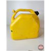 Image 5 : Vintage Shell Oil 4L Measuring Cup & Diesel 20L Jerry Can