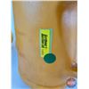 Image 7 : Vintage Shell Oil 4L Measuring Cup & Diesel 20L Jerry Can