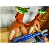 Image 2 : Jack Stand : 6 Ton (2) & Michelin Floor Jack (2 Ton)