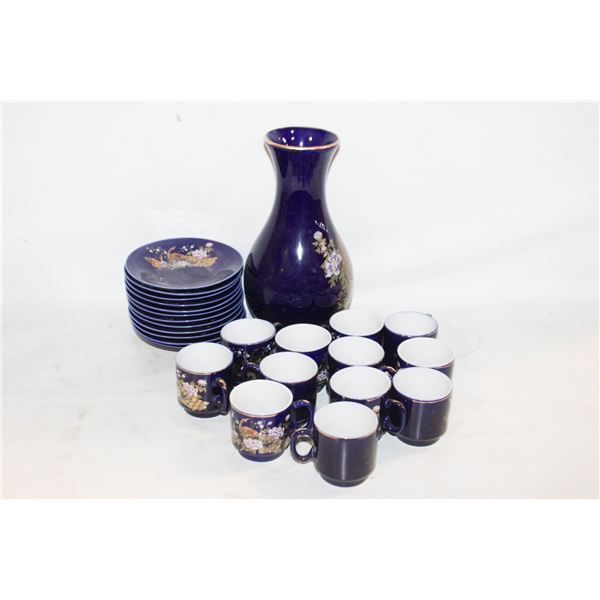 12 VTG. JAPANESE KUTANI PORCELAIN TEA SET