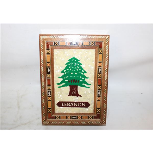 WOOD MOSAIC BOX WITH MOTHER-OF-PEARL INLAY,